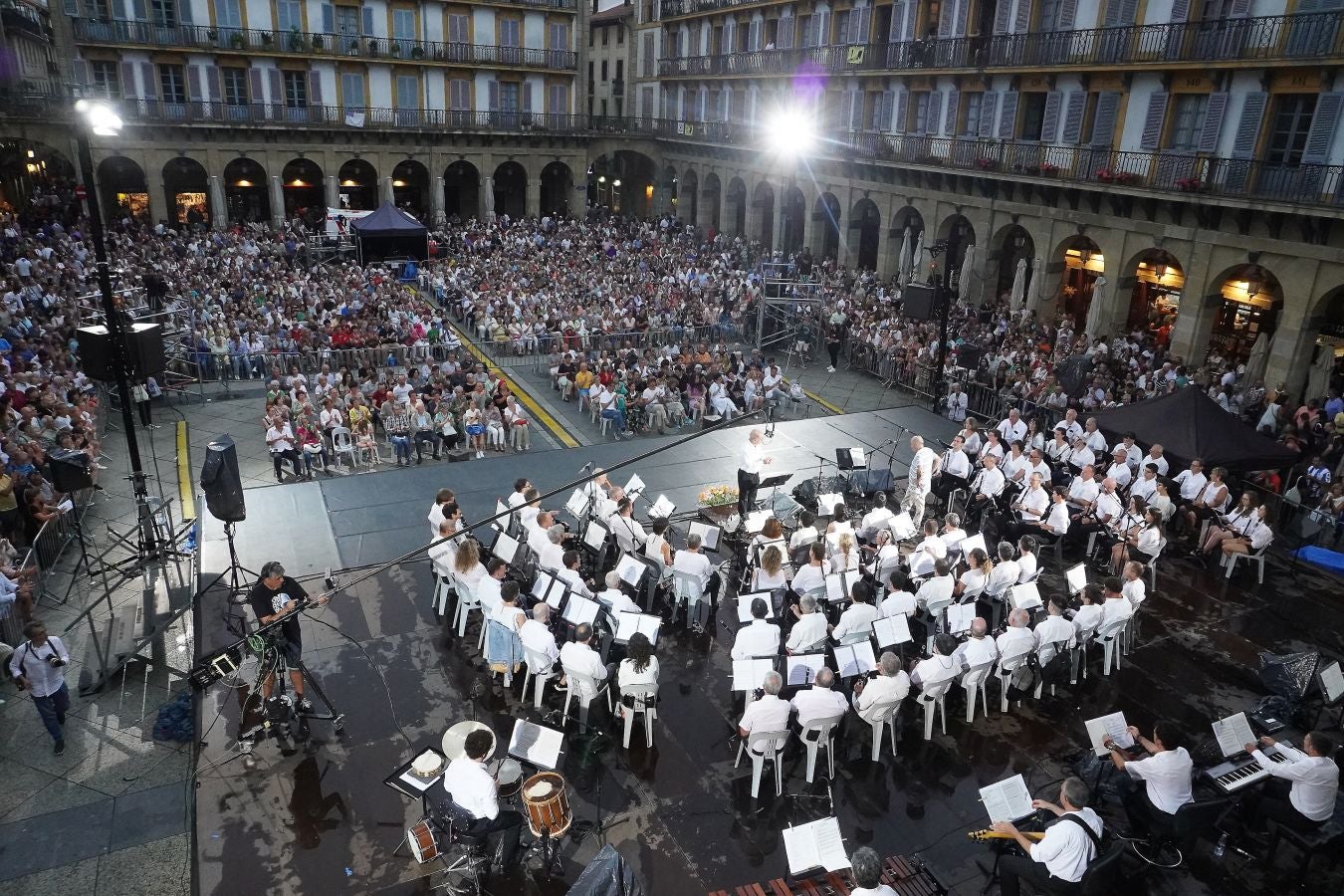 Fotos: Multitudinario Alarde de Txistularis