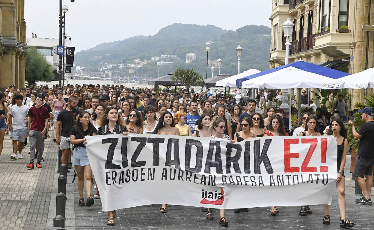 Las denuncias se registraron horas después de la manifestación contra los pinchazos que recorrió parte de la Parte Vieja de Donostia..