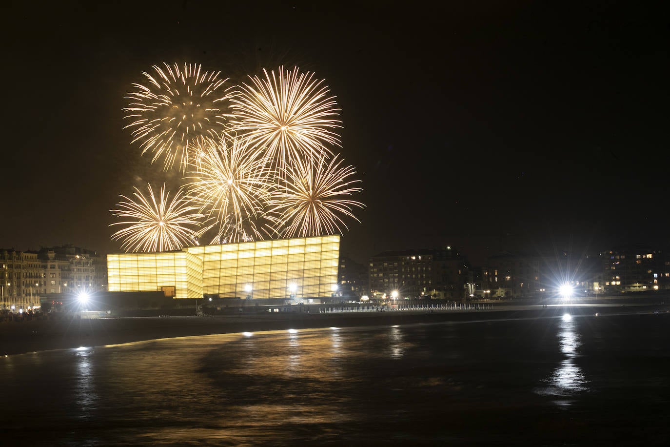 Fotos: La pirotecnia de Castellón Martí, protagonista de los fuegos