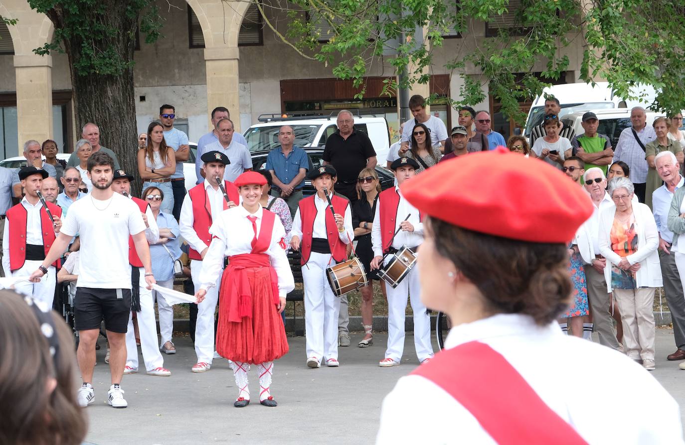 Fotos: Tributo de espadas a la Virgen en Zumarraga