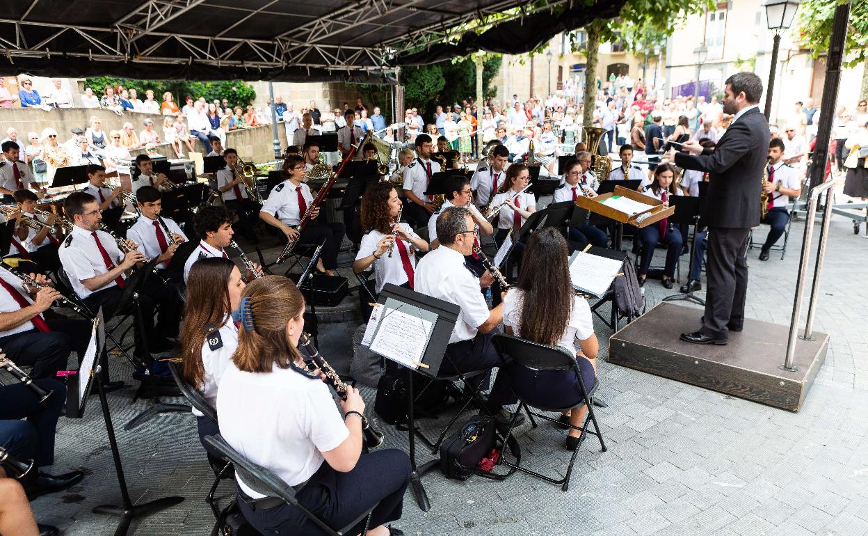 La Banda de Música Ciudad de Irun durante un ocncierto. 