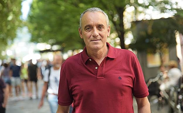 Víctor es un paseante incansable. 