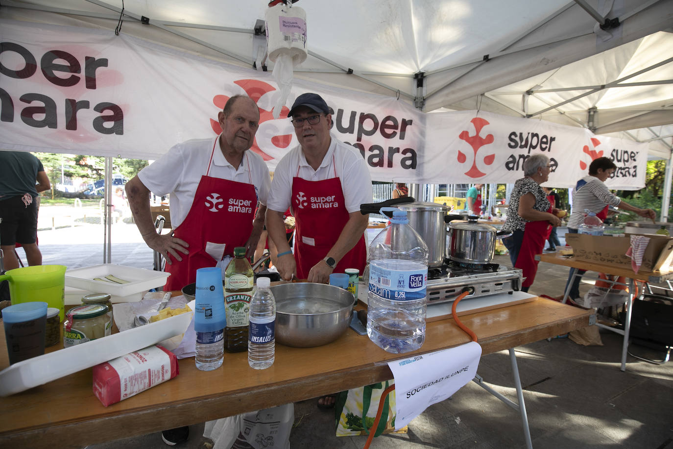 Fotos: Las imágenes del concurso de menestra de cordero