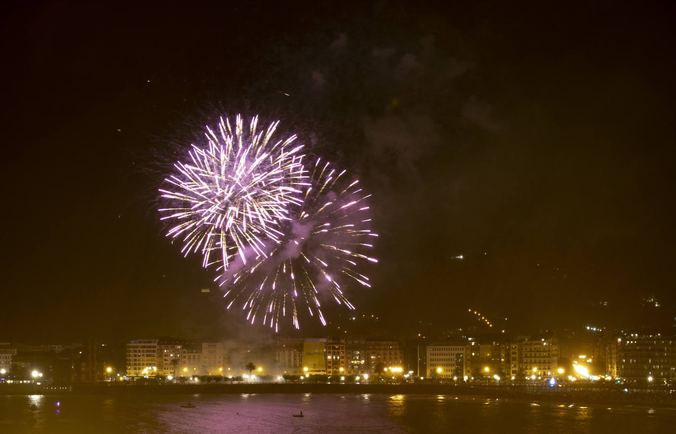 Fotos: La pirotecnia valencia Turis, la protagonista del jueves