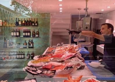 Imagen secundaria 1 - El italiano experto en moda ha disfrutado de la calidad gastronómica de San Sebastián