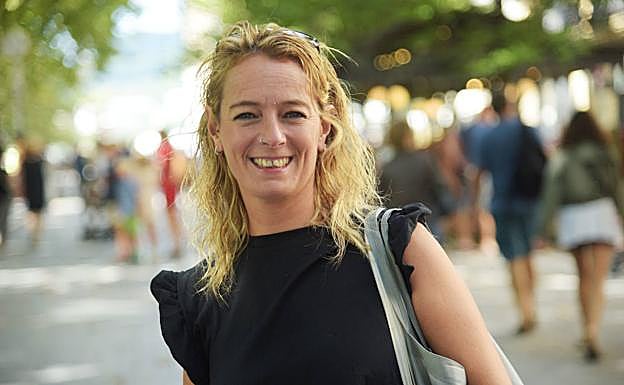 Paseando por la ciudad para ver el ambiente.