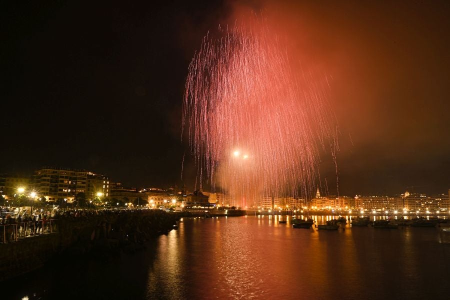 Fotos: La italiana Scarsella, ganadora del concurso de fuegos artificiales