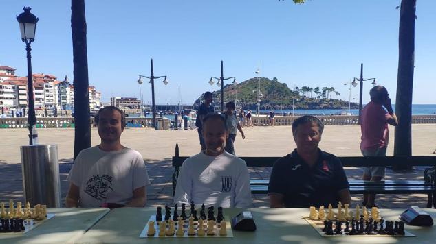 Fotos: 90 urteko azkoitiarrak omenduak izan ziren