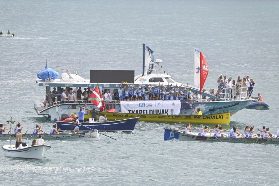 Fotos: Orio se pasea en Zarautz