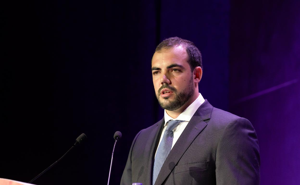 Gorka Ortiz de Zarate Bengoa en la entrega del Premio de la Medalla Taylor. 