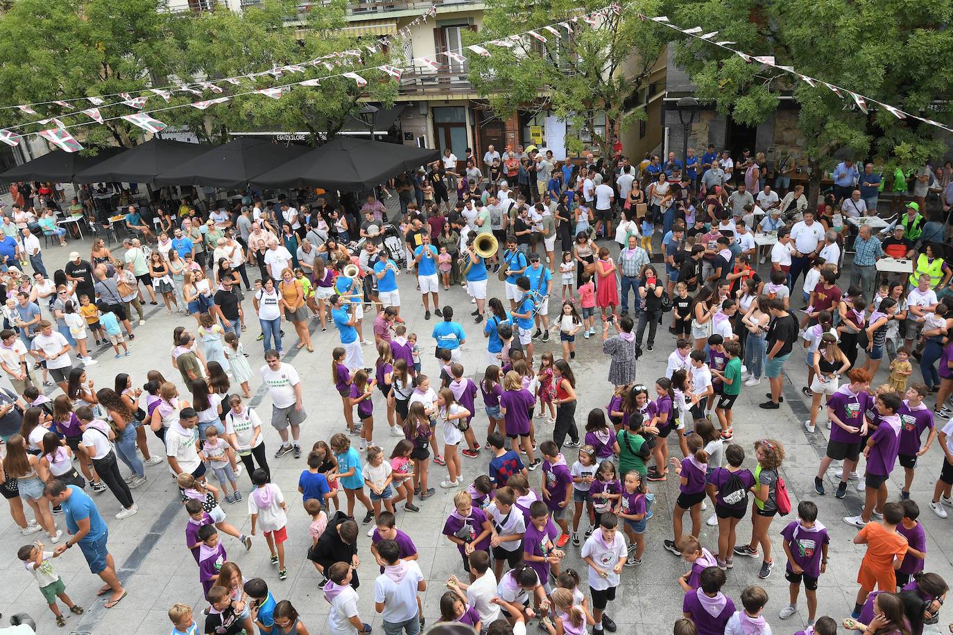 Fotos: Txupinazoa eta jai giroa nagusi Ibarran