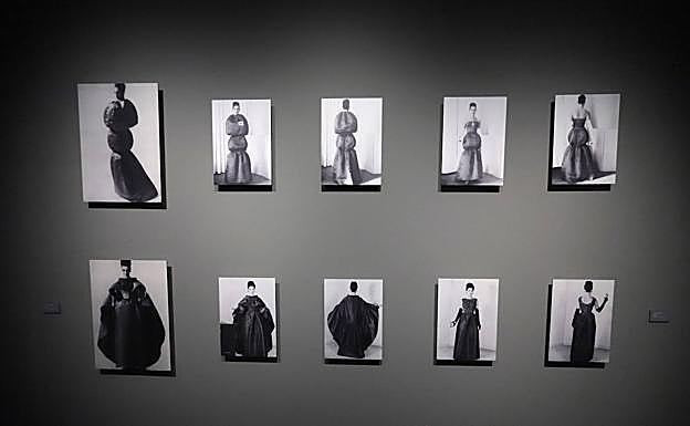 Exposición en el Museo Balenciaga de Getaria. 