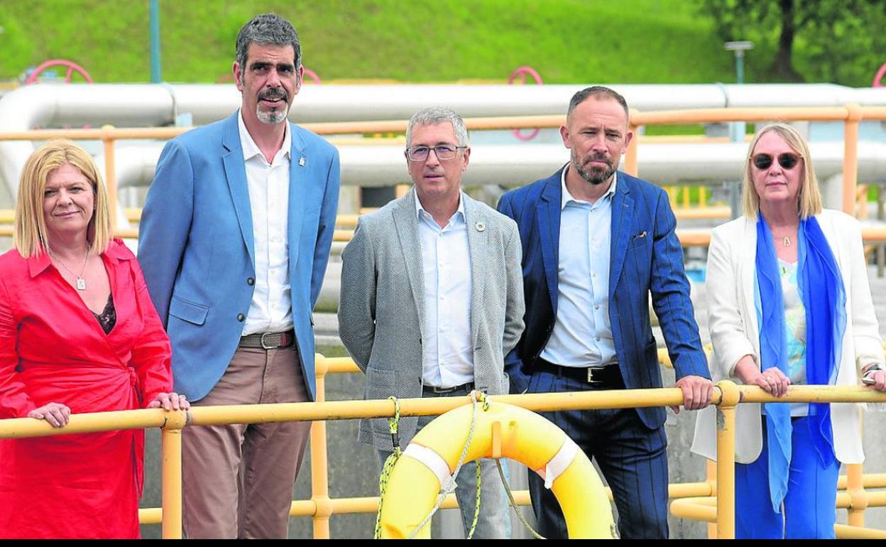 Jaione Hervás, Eneko Goia, Hugo Morán, Denis Itxaso, Rosa Cobo, este jueves. 