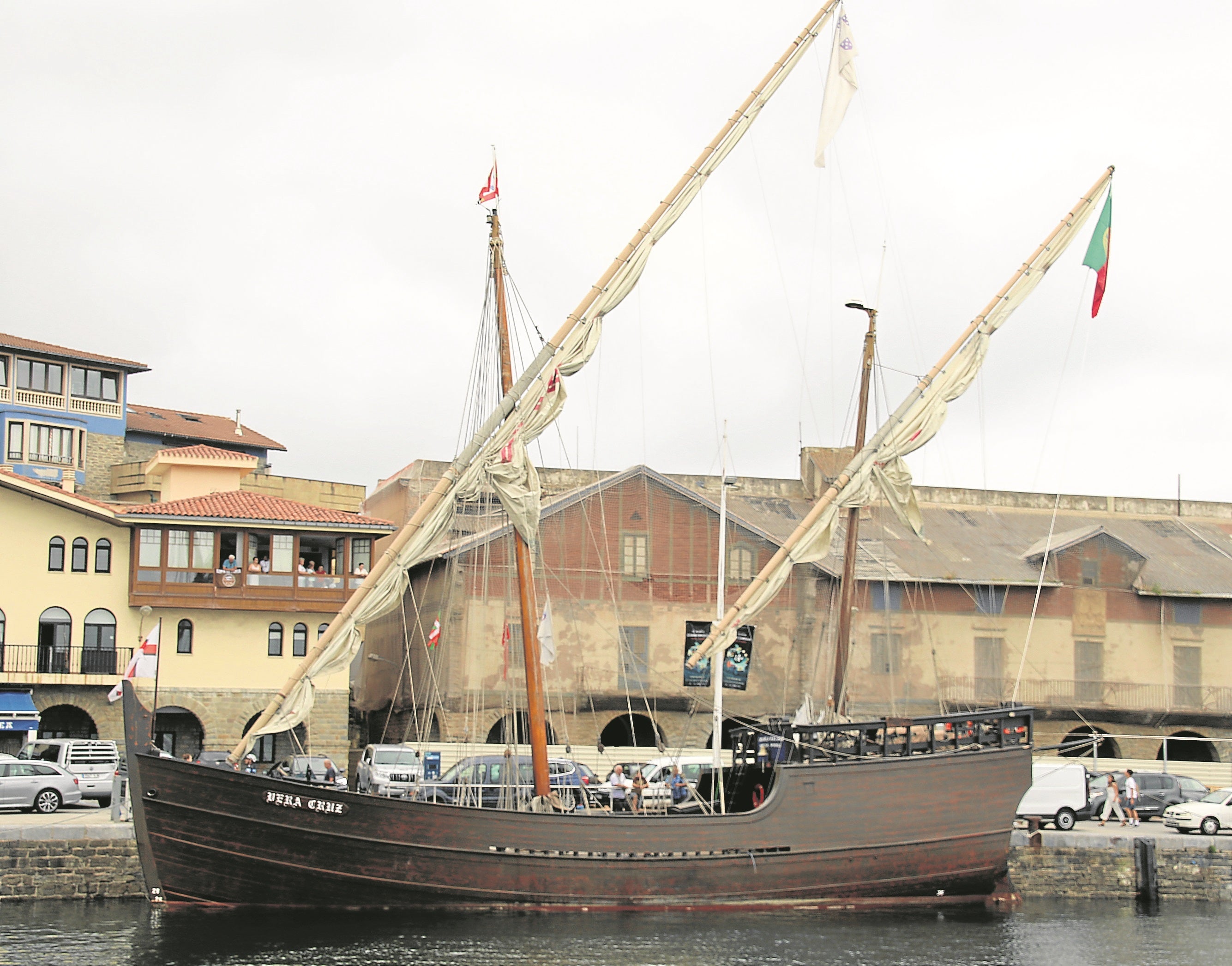 La carabela Vera Cruz ya está en el puerto de Getaria y se puede visitar durante las próximas jornadas.