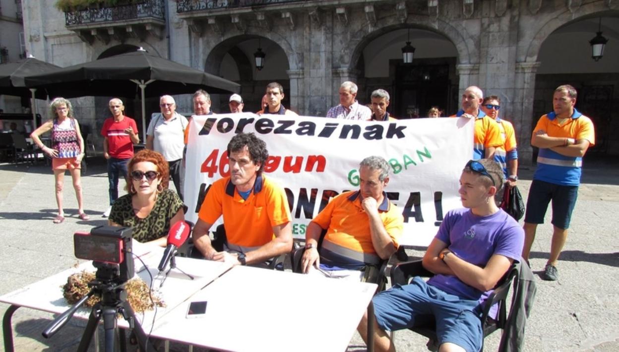 Udal lorazainek 50 egun daramatzate greban. 