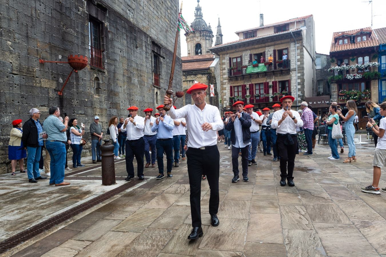 Fotos: Tanborrada celebró el centenario de su fundación con una emotiva jornada