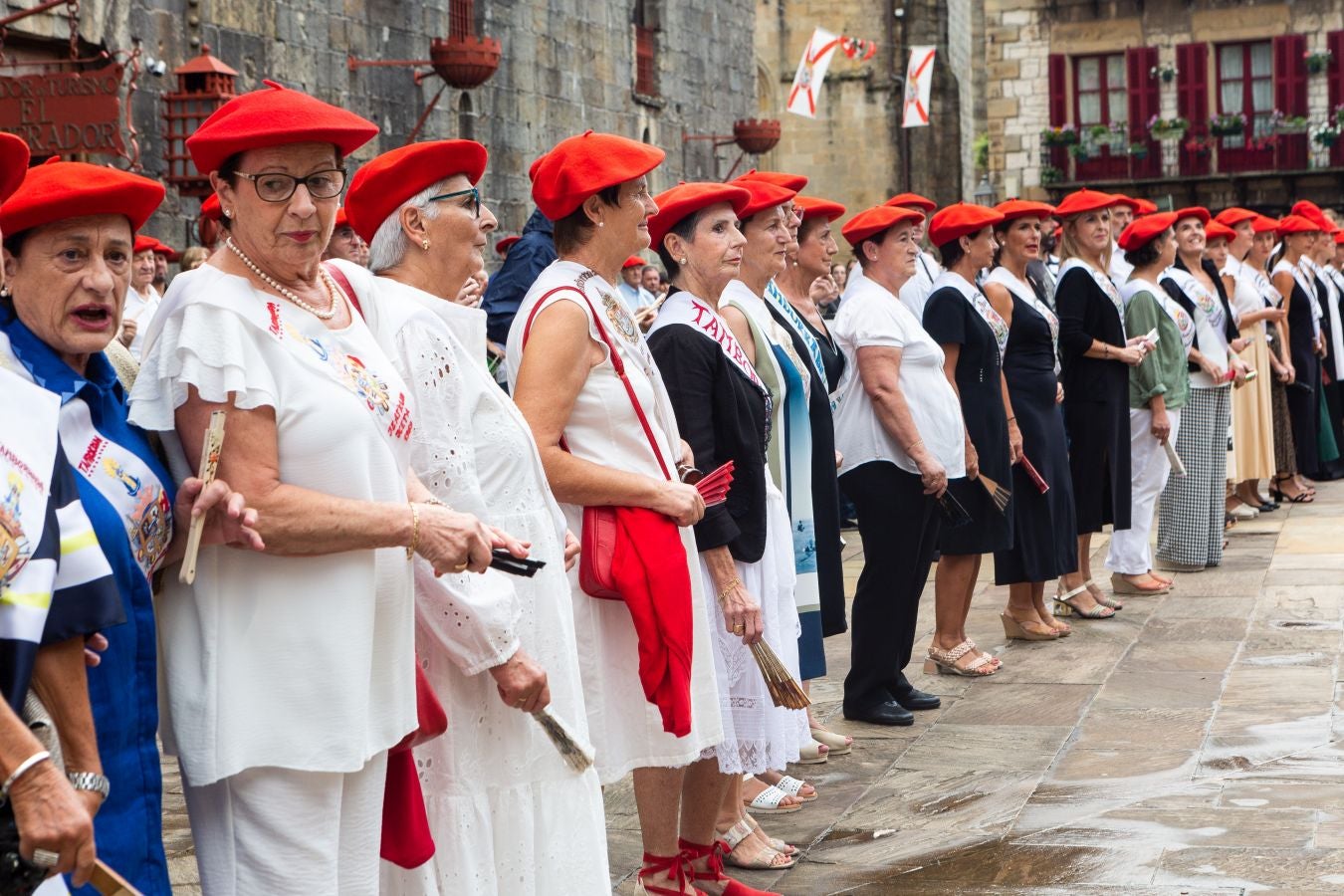 Fotos: Tanborrada celebró el centenario de su fundación con una emotiva jornada