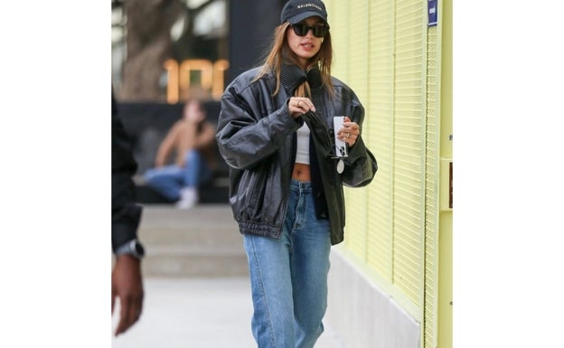 Hailey Bieber con un 'casual look'.'