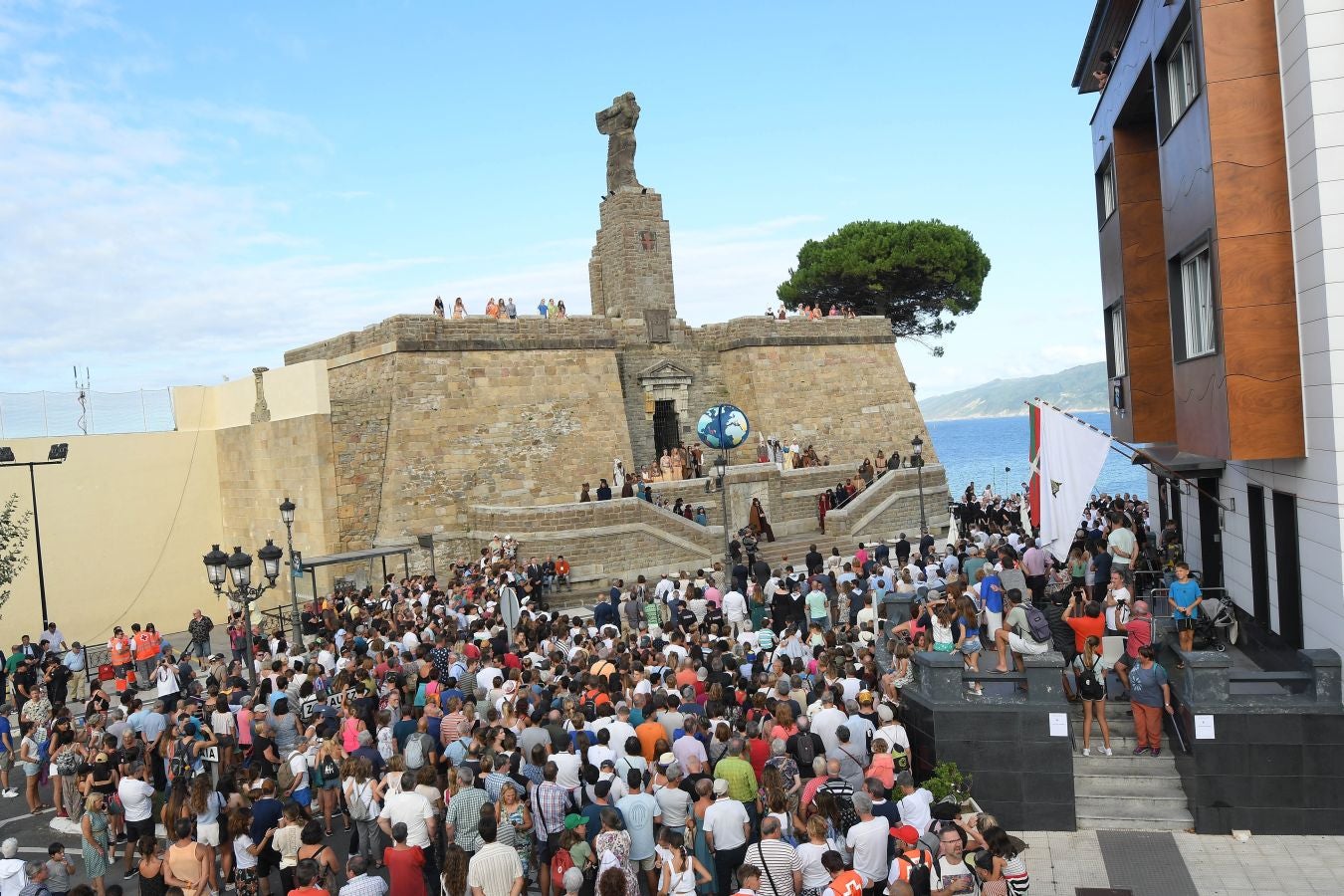 Fotos: Las mejores imágenes del desembarco de Elcano en Getaria