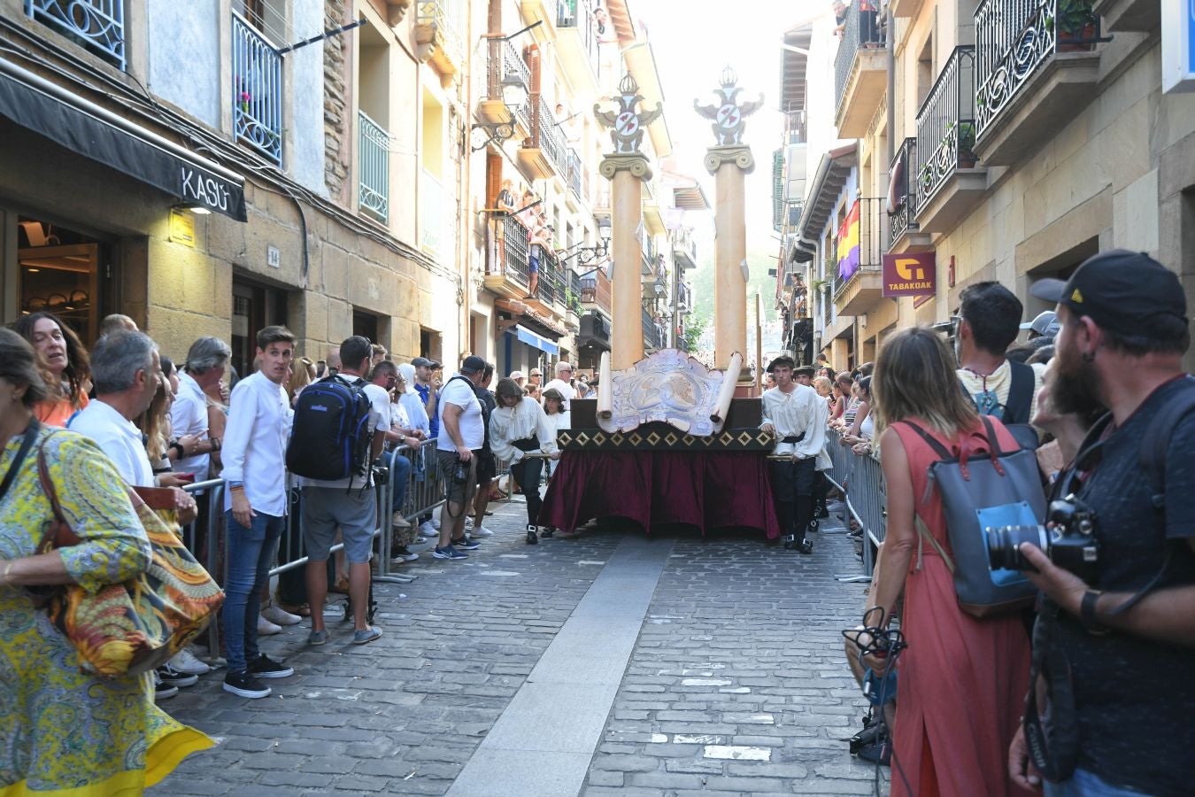 Fotos: Las mejores imágenes del desembarco de Elcano en Getaria
