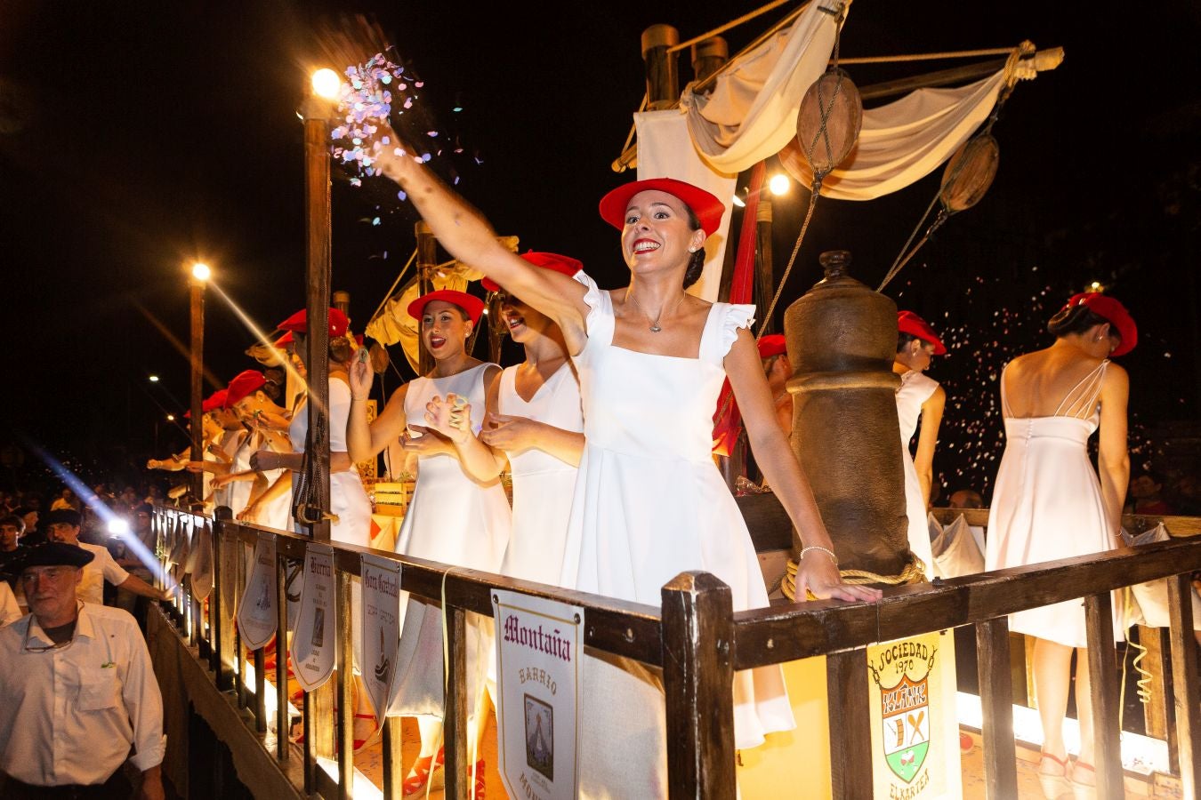 Fotos: La noche de las cantineras también está de vuelta en Hondarribia