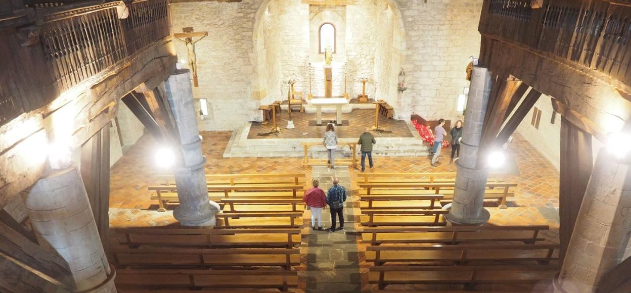 Turistas en la ermita de Antigua, que actualmente y hasta el 1 de noviembre abre de martes a domingo. 