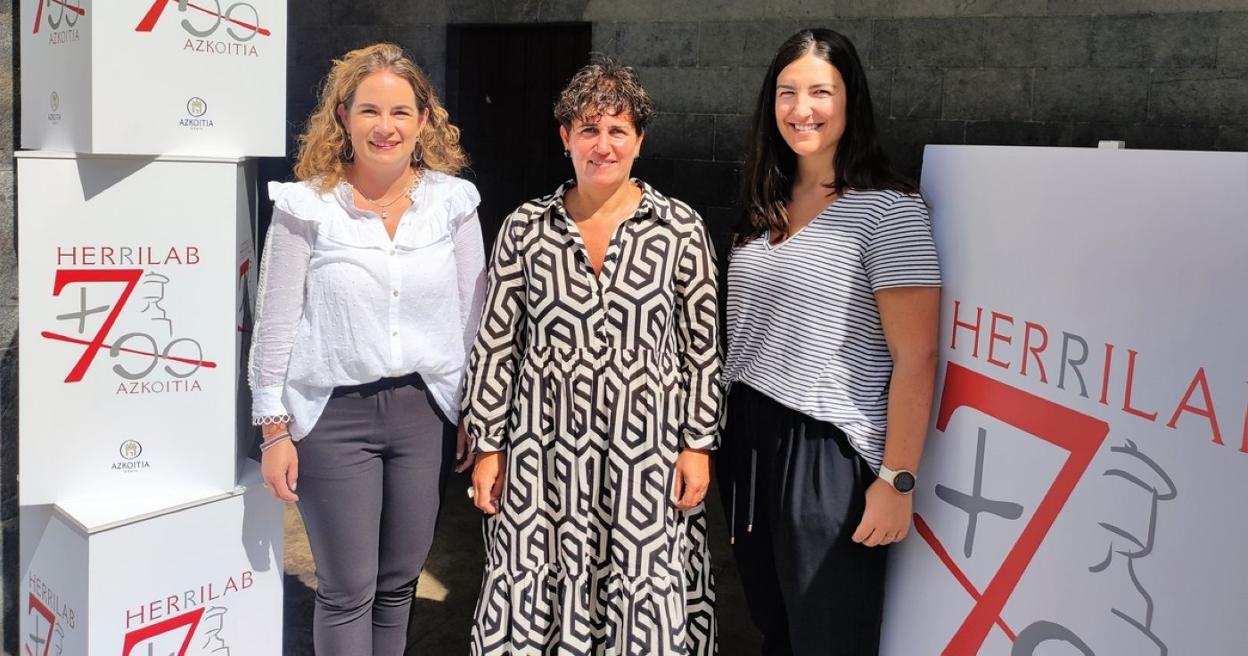 Representantes municipales y técnicos presentan la campaña. 