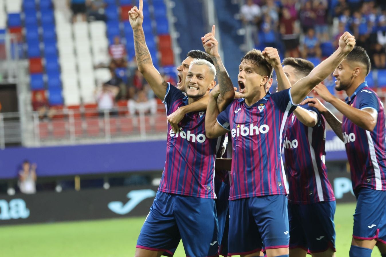 Fotos: Goleada del Eibar al Granada