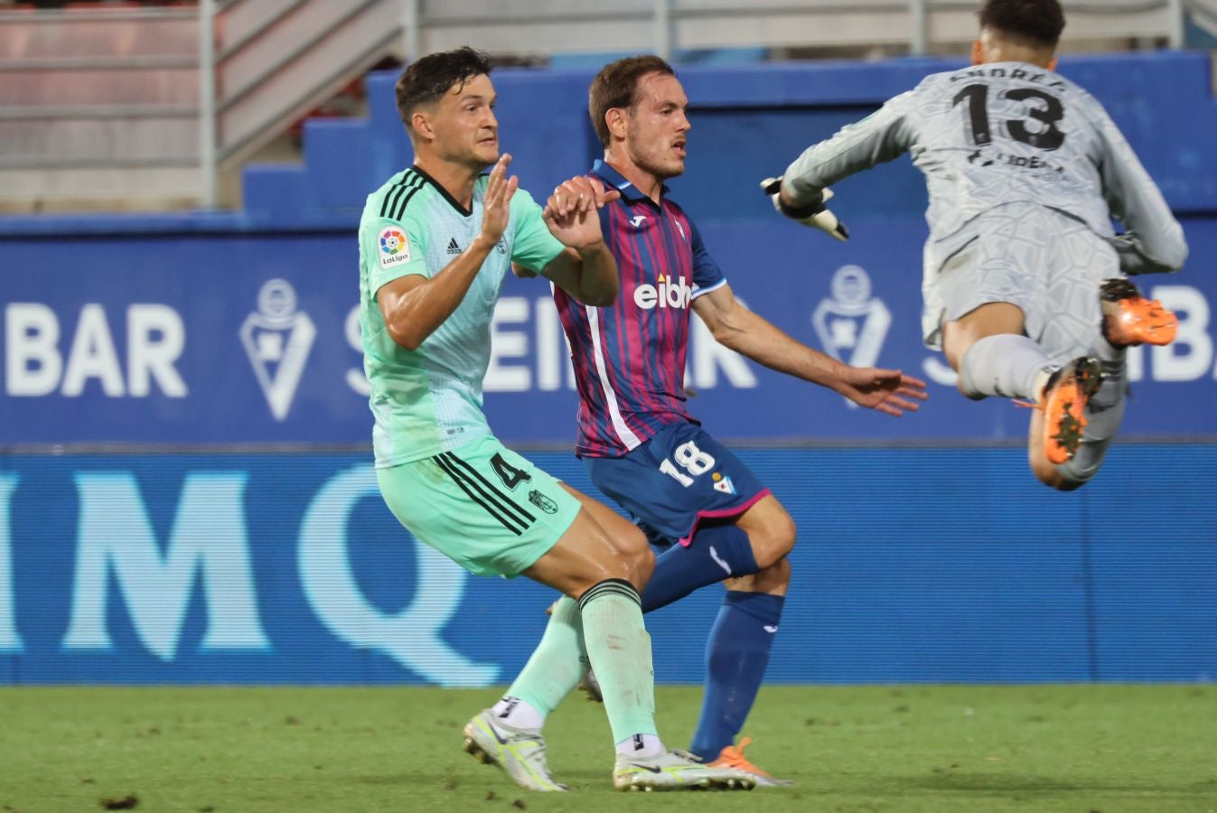 Fotos: Goleada del Eibar al Granada