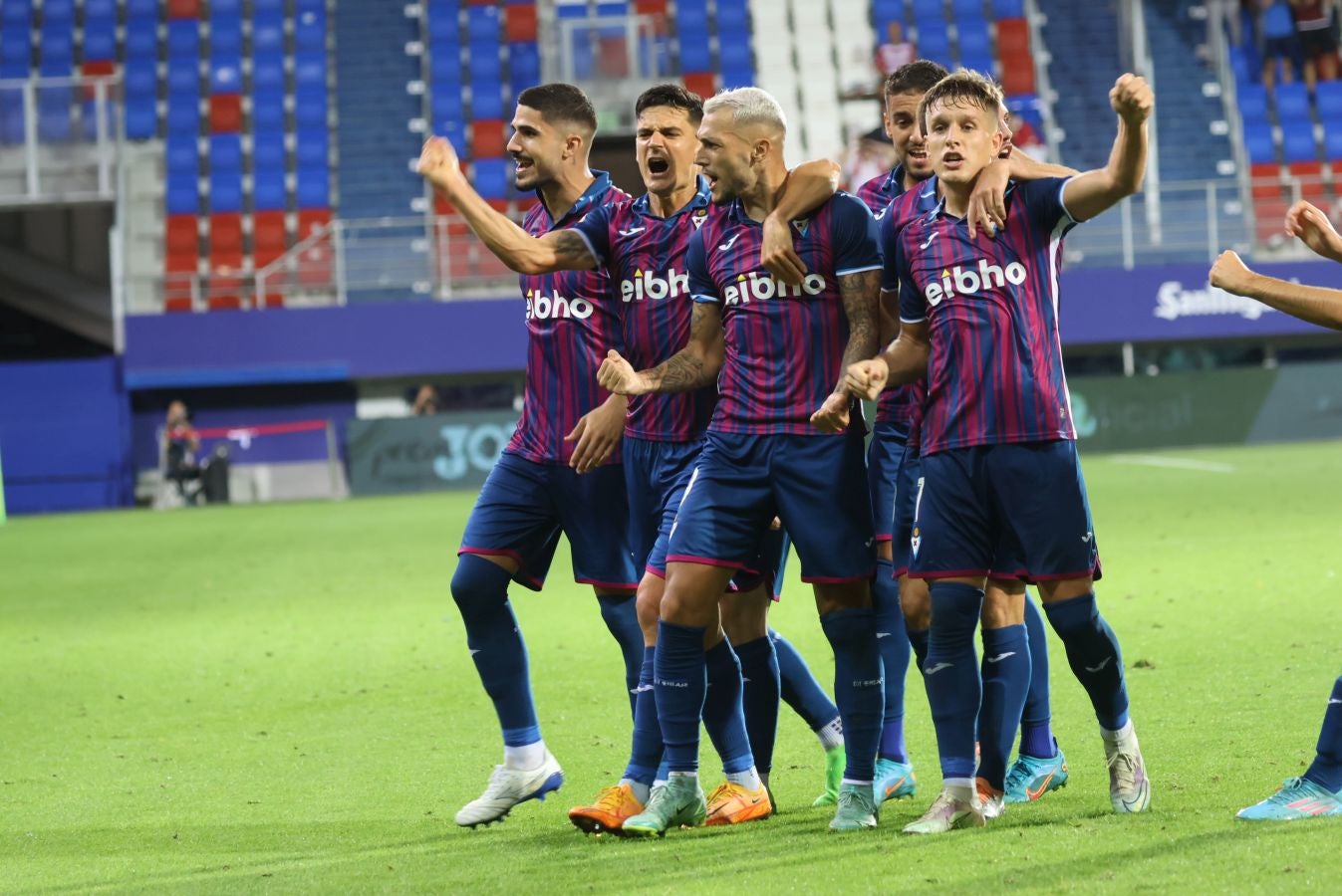 Fotos: Goleada del Eibar al Granada