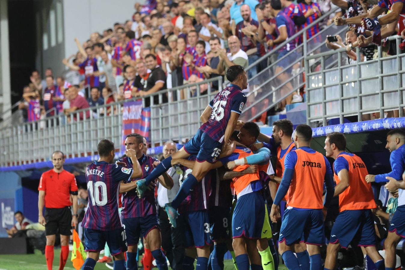 Fotos: Goleada del Eibar al Granada