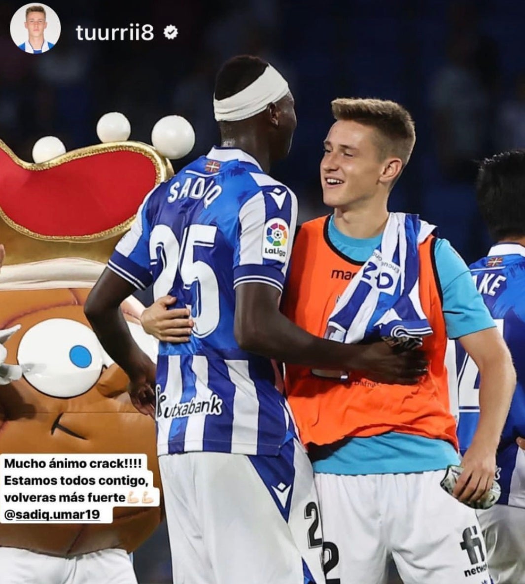 Fotos: La plantilla de la Real Sociedad se vuelca con Sadiq