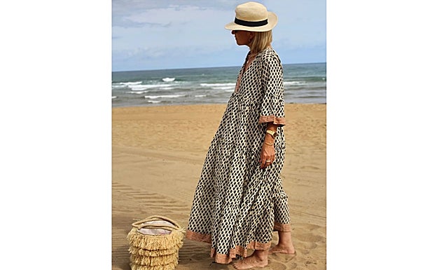 Vestido túnica largo.