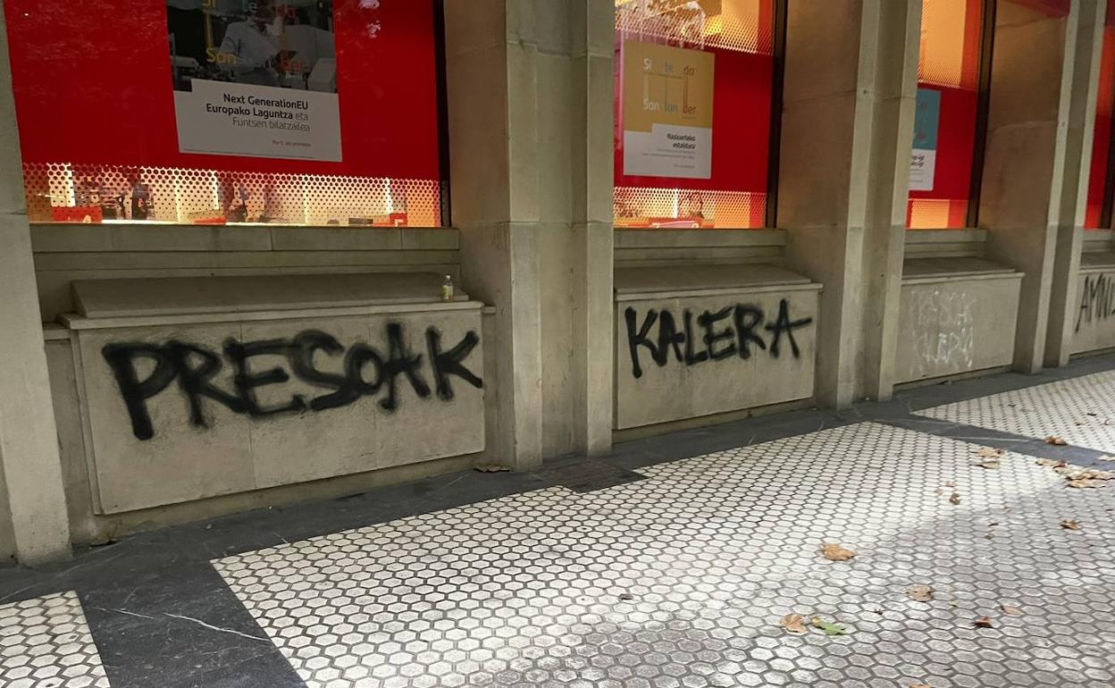 Pintadas denunciadas por el líder de los socialistas guipuzcoanos.