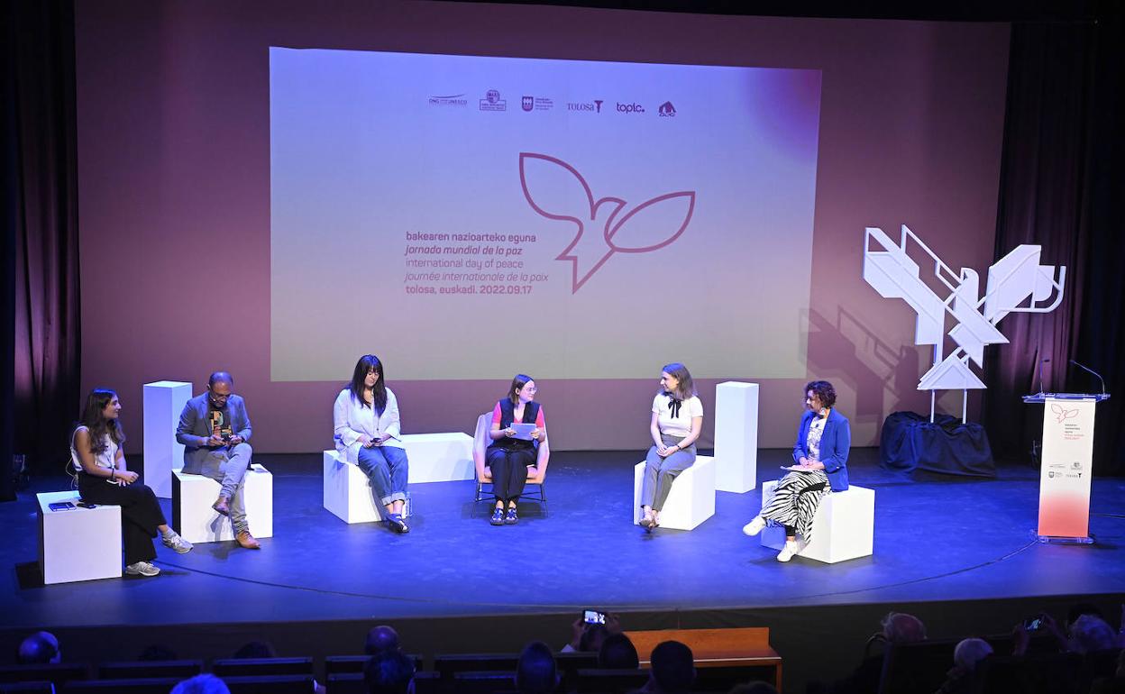 Imagen de la mesa redonda celebrada esta mañana en el Topic. 