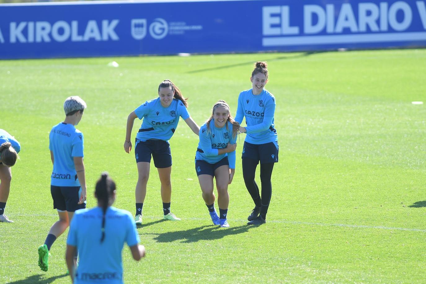 Fotos: Las jugadoras de la Real Sociedad se preparan para el duelo ante el Bayern de Múnich