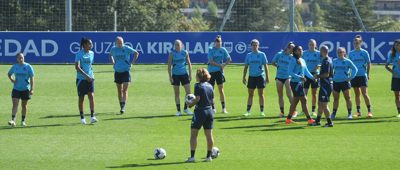 Fotos: Las jugadoras de la Real Sociedad se preparan para el duelo ante el Bayern de Múnich