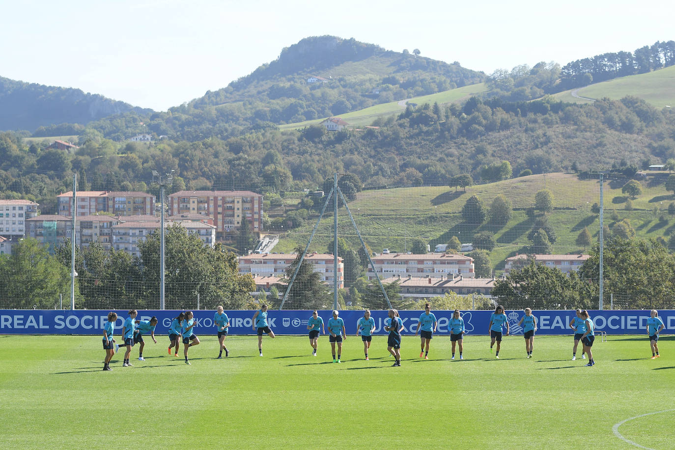 Fotos: Las jugadoras de la Real Sociedad se preparan para el duelo ante el Bayern de Múnich