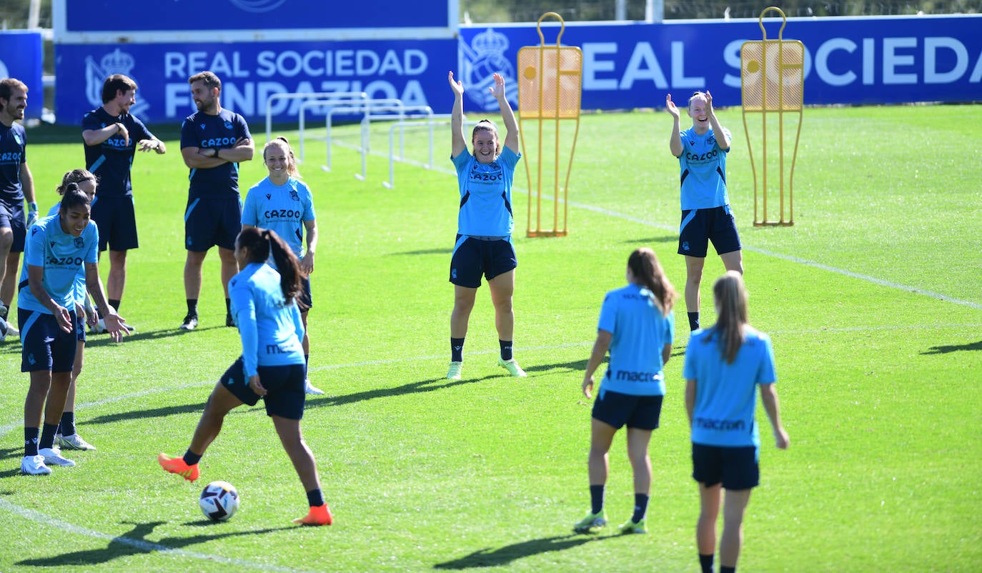 Fotos: Las jugadoras de la Real Sociedad se preparan para el duelo ante el Bayern de Múnich