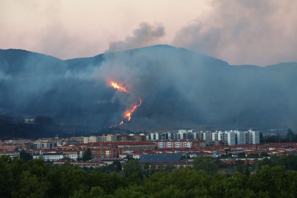 Fotos: Incendio en el monte navarro de Ezkaba