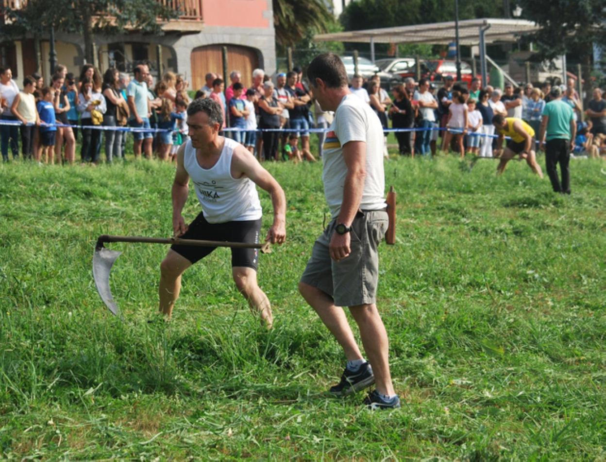 El Txakoli Eguna estuvo muy concurrido y el campeonato de segalaris generó expectación. 