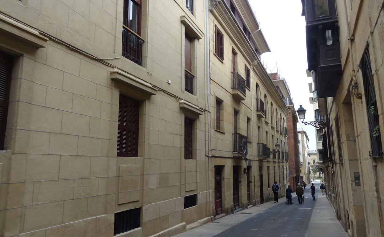 Edificio de la calle Campanario que albergaba la antigua ikastola Orixe y que se convertirá en quince alojamientos dotacionales. 