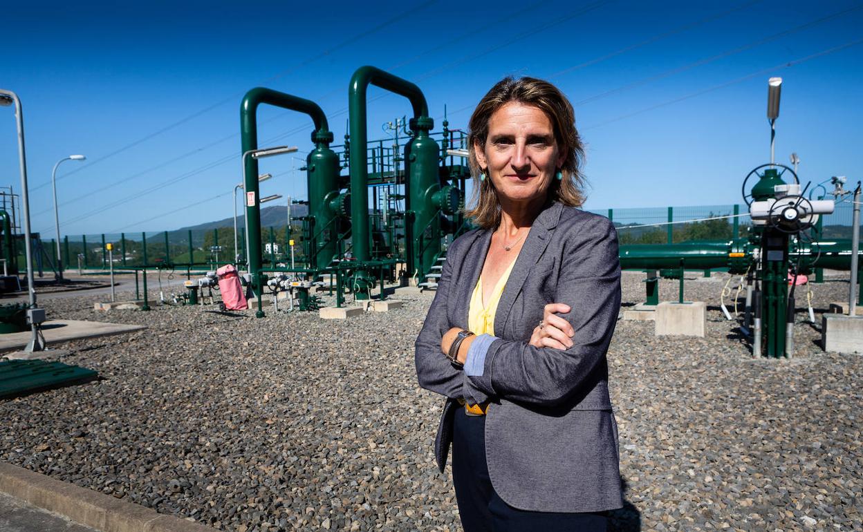 La ministra Teresa Ribera, durante su visita al gasoducto Euskadour de Irun el pasado jueves.