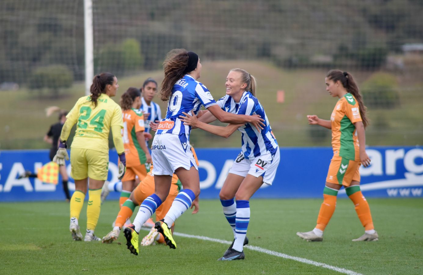 Real y Betis firman un gran partido que descubre algunas de las potencialidades del equipo de Natalia Arroyo pero también puntos a cuidar el jueves en Múnich. 