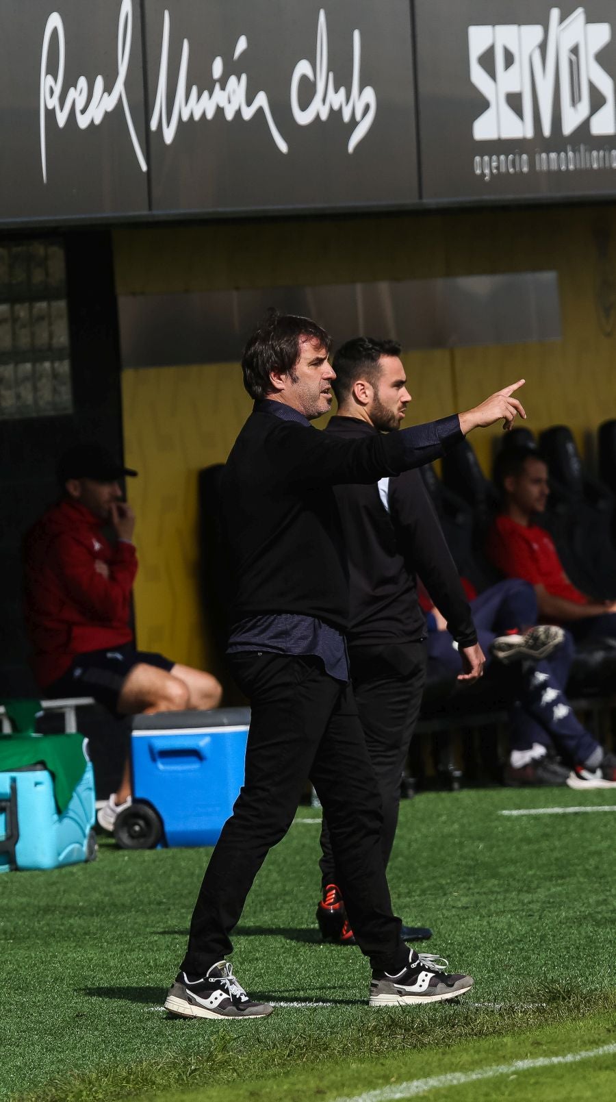 El Alcoyano se ha llevado el triunfo este mediodía de Irun gracias a un tanto de Juanan en el 81, justo después de que Sánchez pusiese las tablas con un golazo para los de casa.