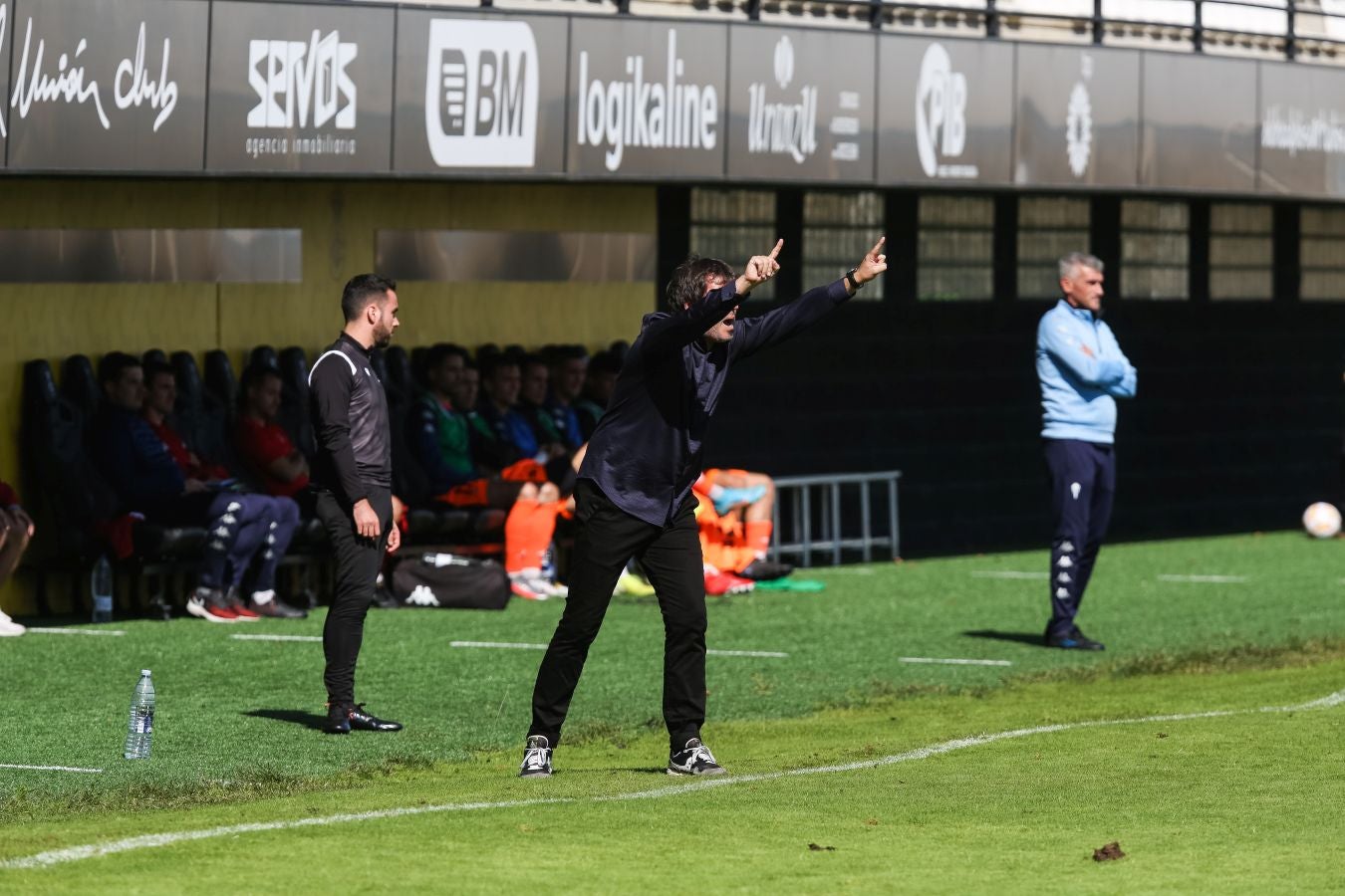 El Alcoyano se ha llevado el triunfo este mediodía de Irun gracias a un tanto de Juanan en el 81, justo después de que Sánchez pusiese las tablas con un golazo para los de casa.