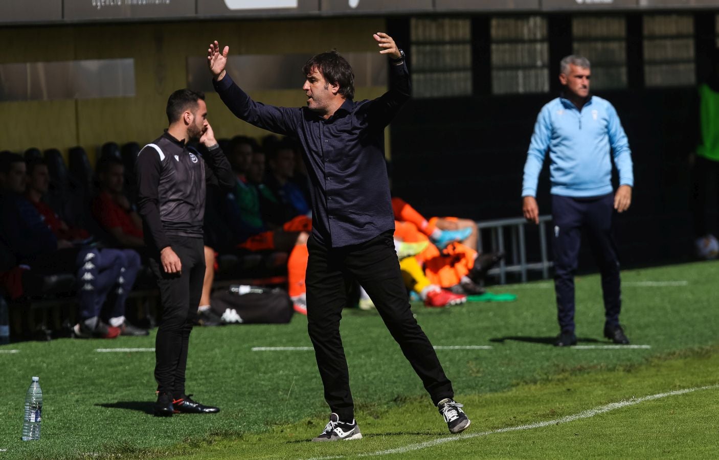 El Alcoyano se ha llevado el triunfo este mediodía de Irun gracias a un tanto de Juanan en el 81, justo después de que Sánchez pusiese las tablas con un golazo para los de casa.