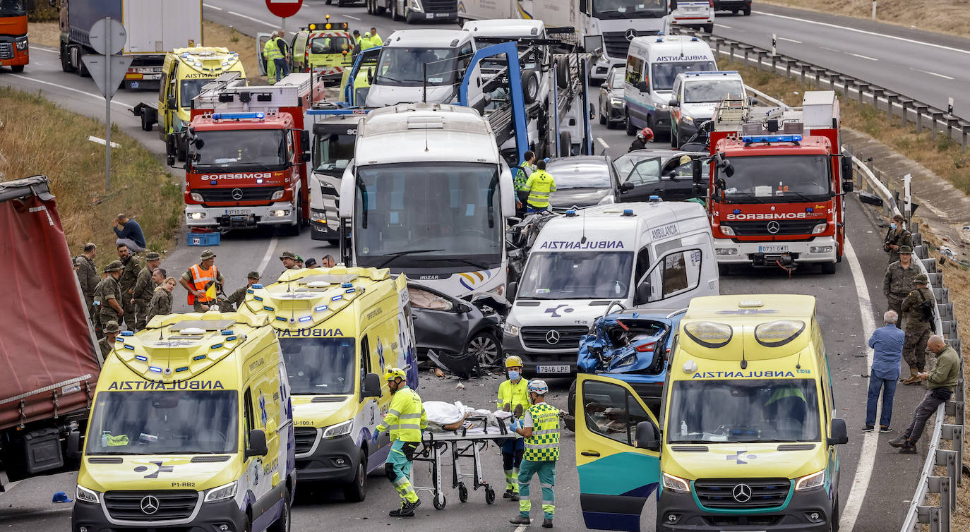 Fotos: Accidente múltiple en la A-1 en Vitoria