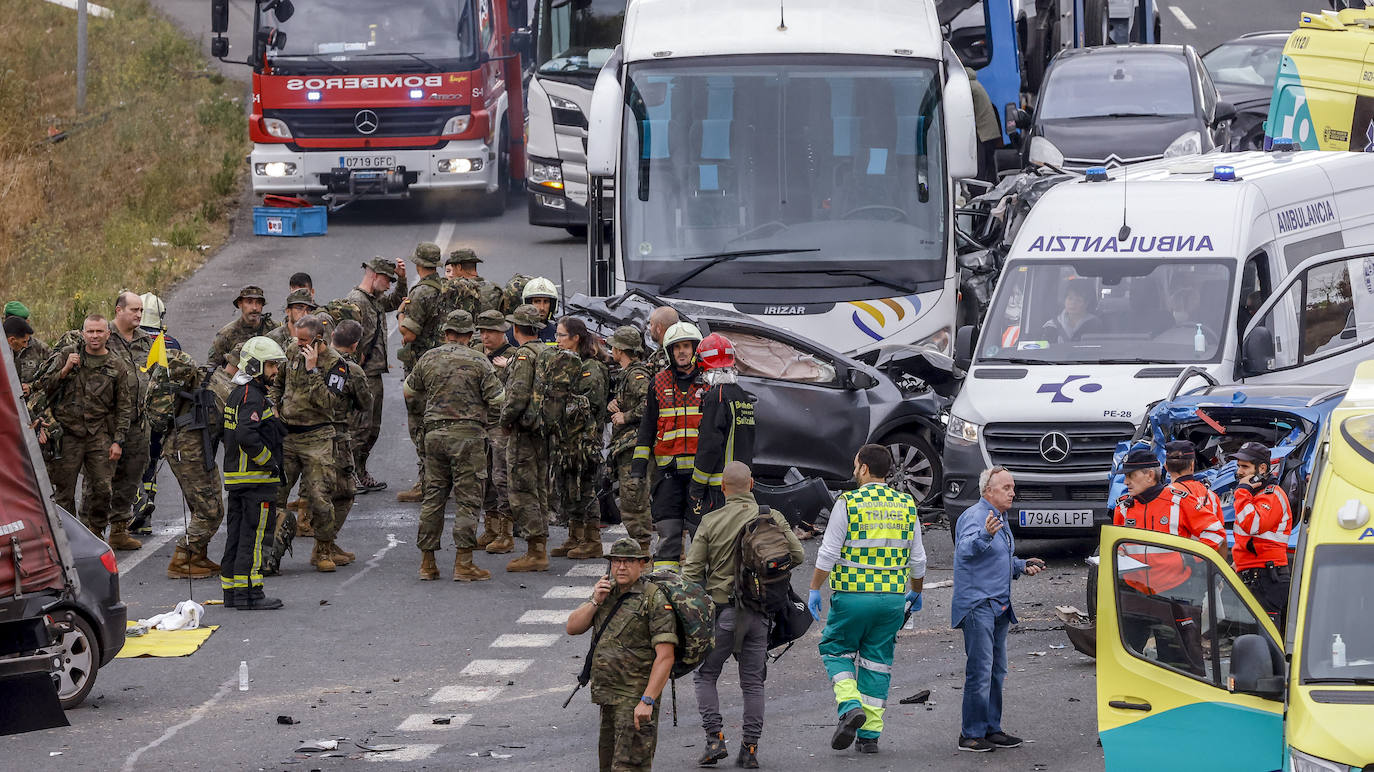 Fotos: Accidente múltiple en la A-1 en Vitoria