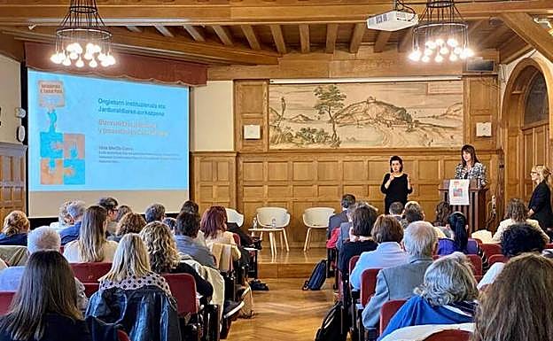 La vicelehendakari Idoia Mendia interviene en la inauguración de la II Jornada de Inclusión en el donostiarra Palacio Miramar.